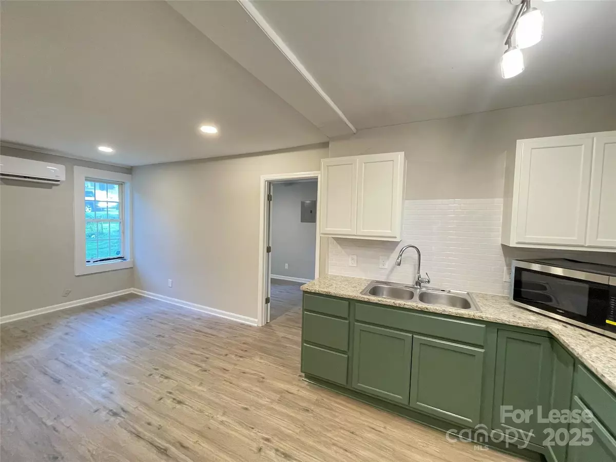 Charlotte, NC 28208,2800 Carol AVE #2