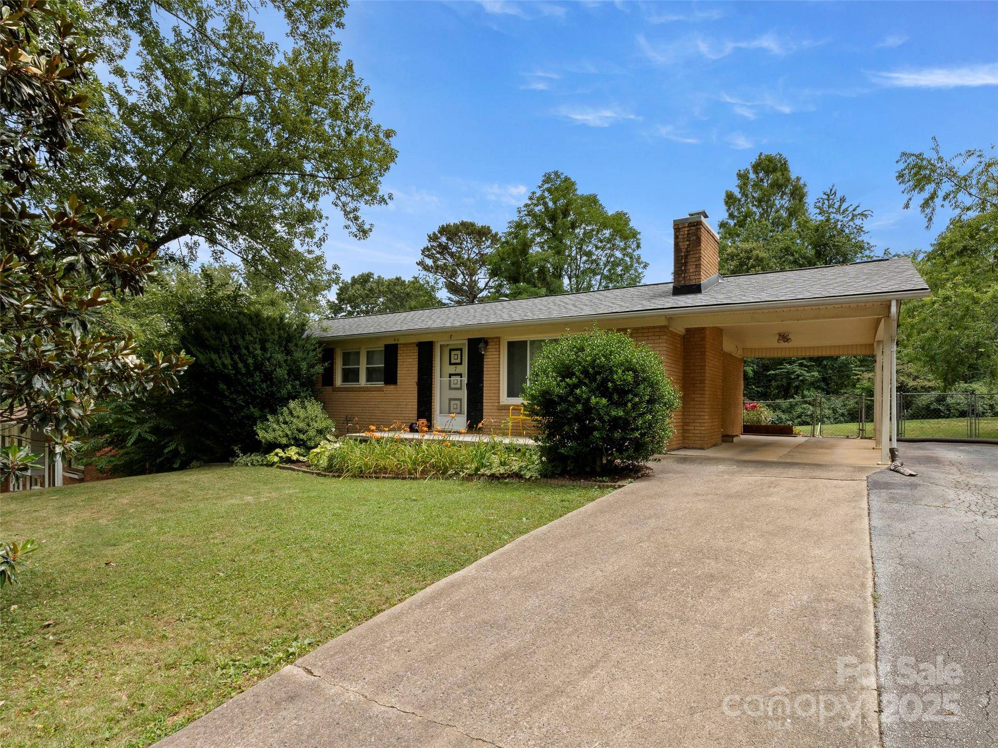 7 Morgan BLVD, Arden, NC 28704