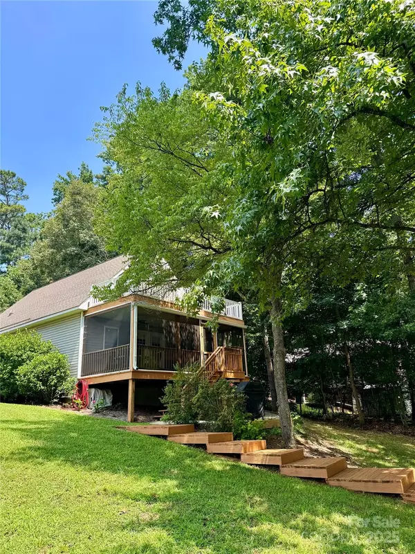 Mount Gilead, NC 27306,696 Springwood DR