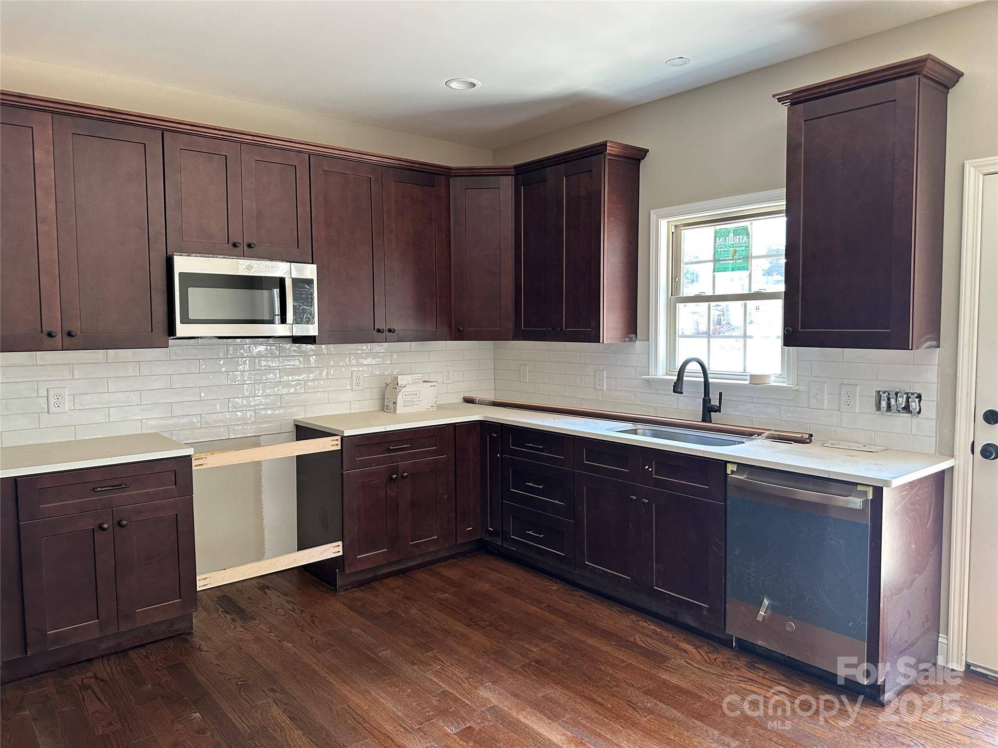 Newton, NC 28658,1031 Long DR