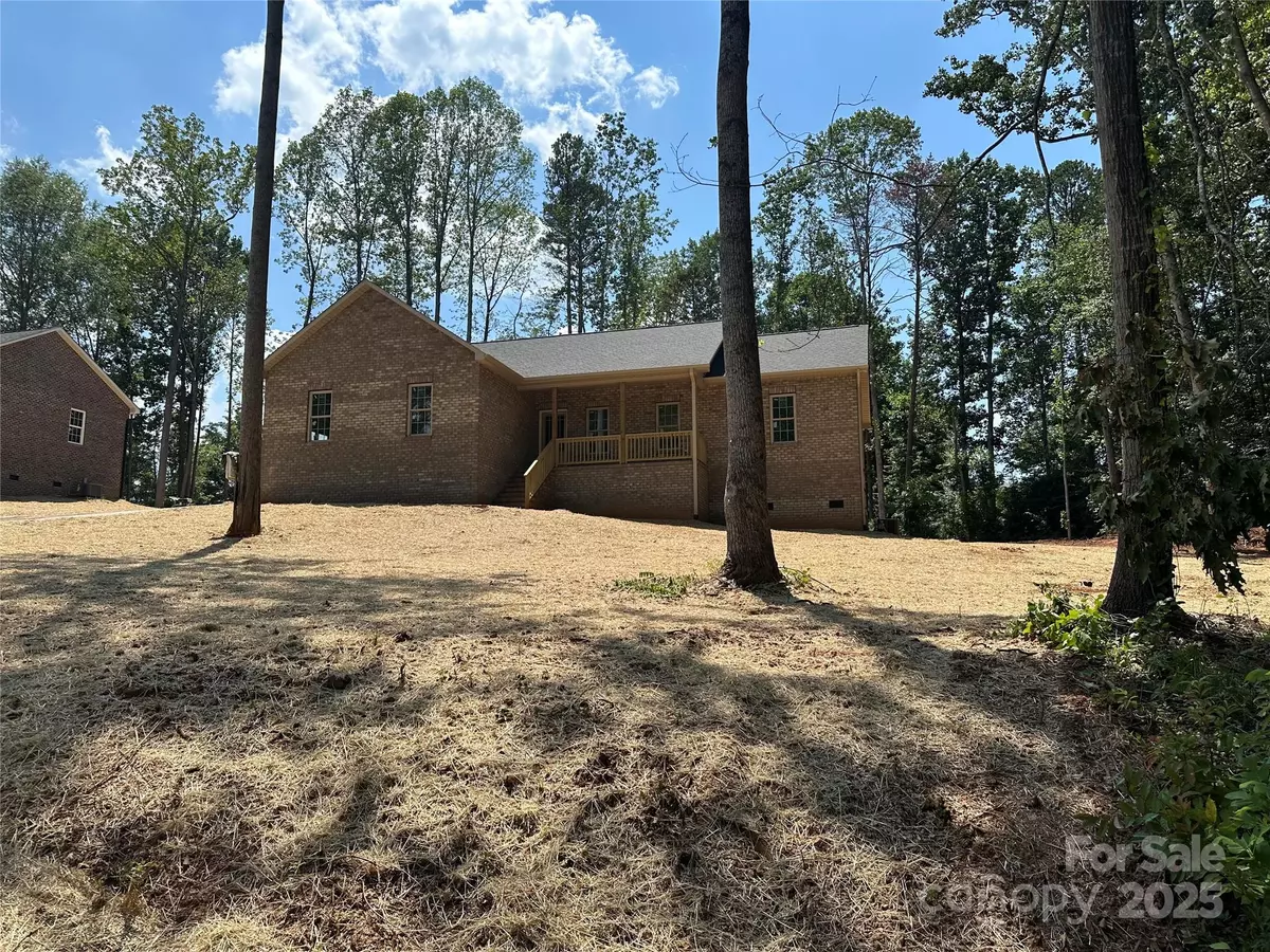 Newton, NC 28658,1031 Long DR