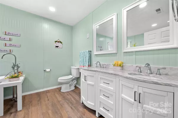 Newland, NC 28657,31 Bailey Mathes Farm LN