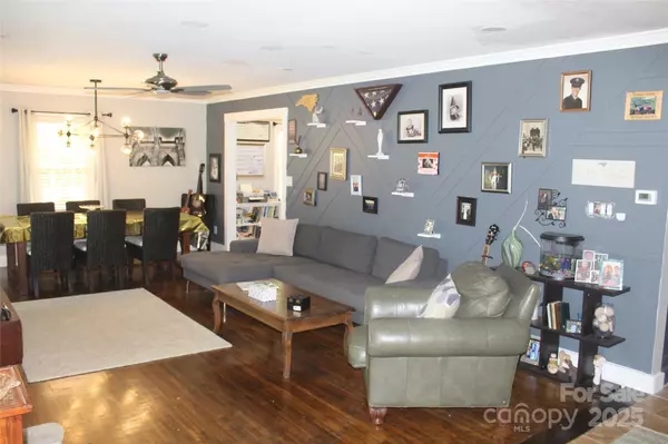 Charlotte, NC 28226,1322 E Barden RD