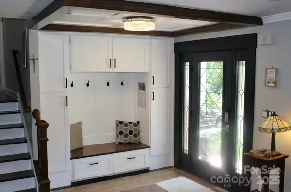 Charlotte, NC 28226,1322 E Barden RD