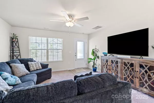 Charlotte, NC 28214,549 Hawley ST