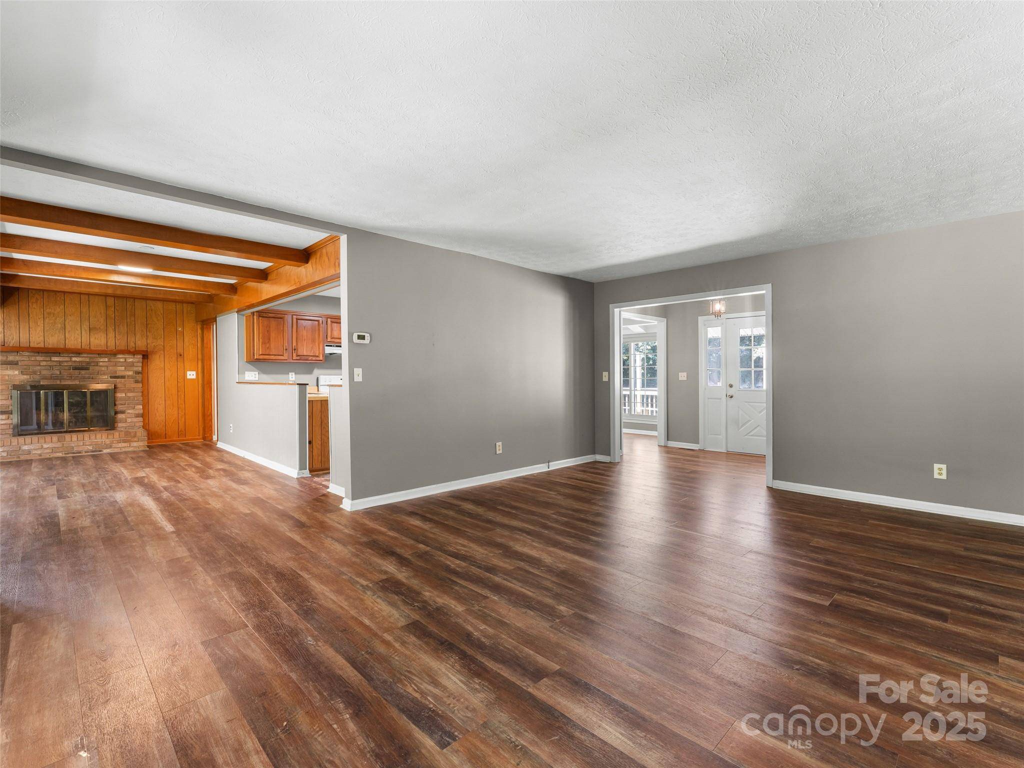 Hendersonville, NC 28791,165 Crestview DR