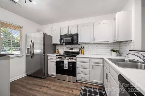 Charlotte, NC 28215,3638 Huyton CT