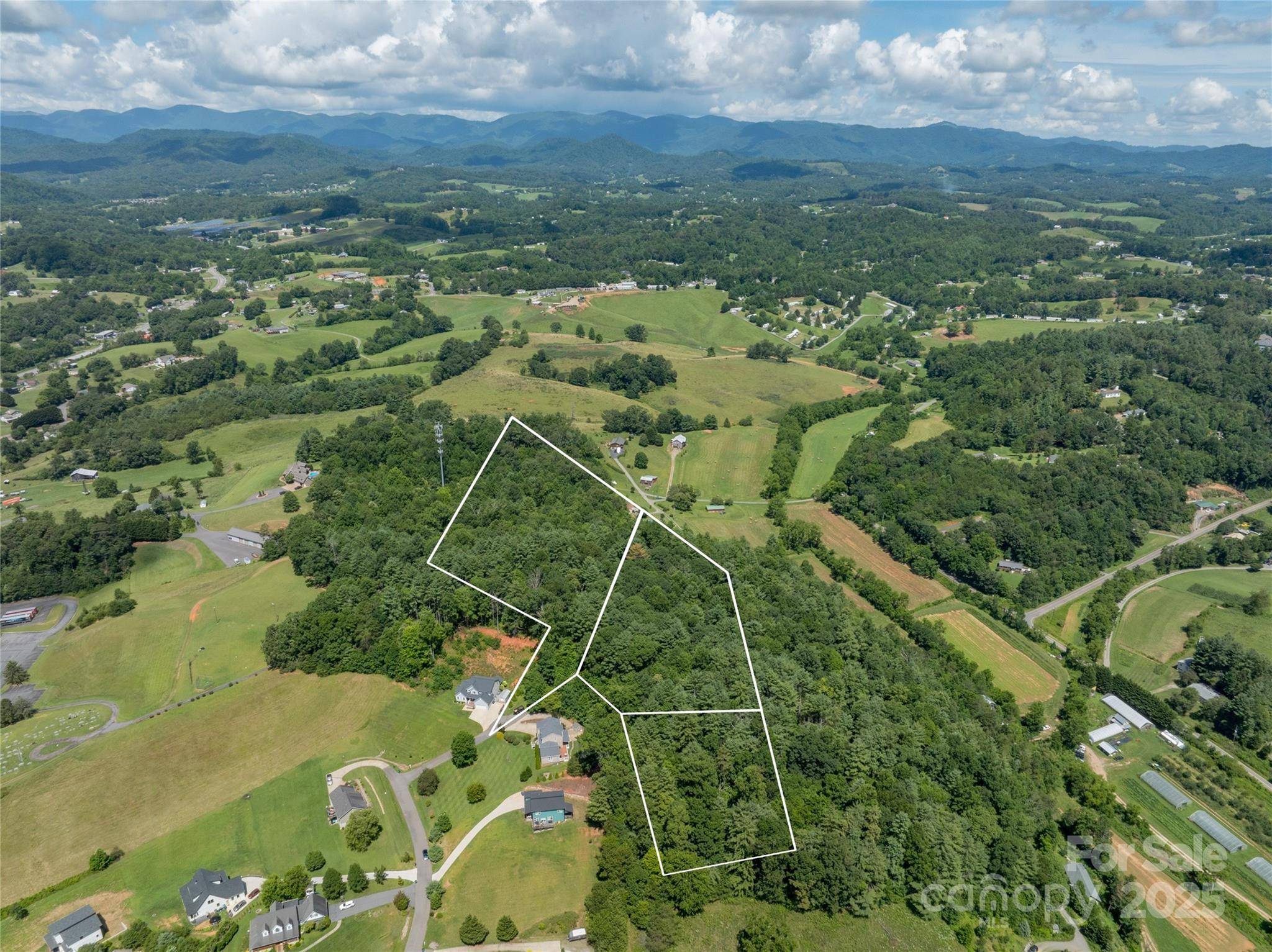 Leicester, NC 28748,99999 Lawson Ridge RD