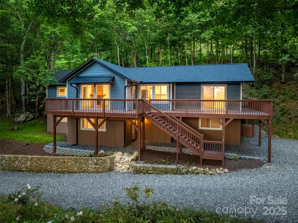 Mars Hill, NC 28754,1065 Oak Ridge LN
