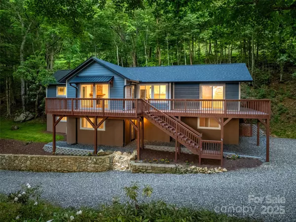 1065 Oak Ridge LN, Mars Hill, NC 28754