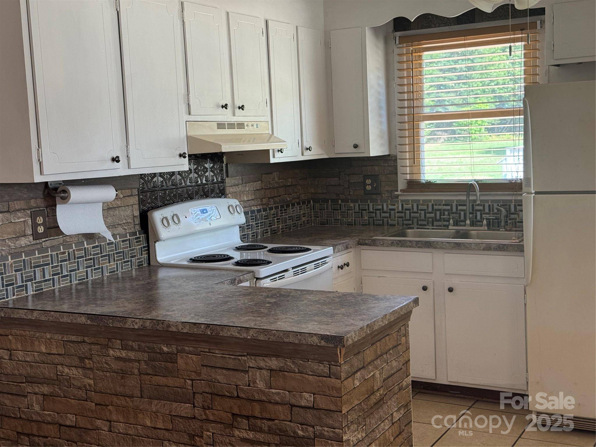 Grover, NC 28073,110 Grier ST
