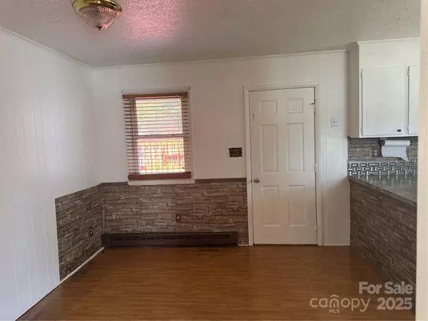 Grover, NC 28073,110 Grier ST