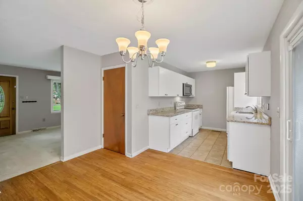 Asheville, NC 28803,19 Fairhaven CT