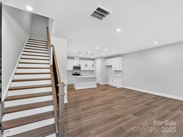 Fort Mill, SC 29715,489 Nash ST