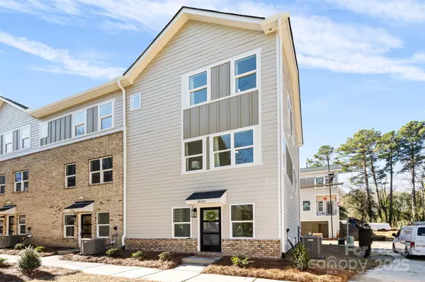 3812 Odom WAY, Charlotte, NC 28208