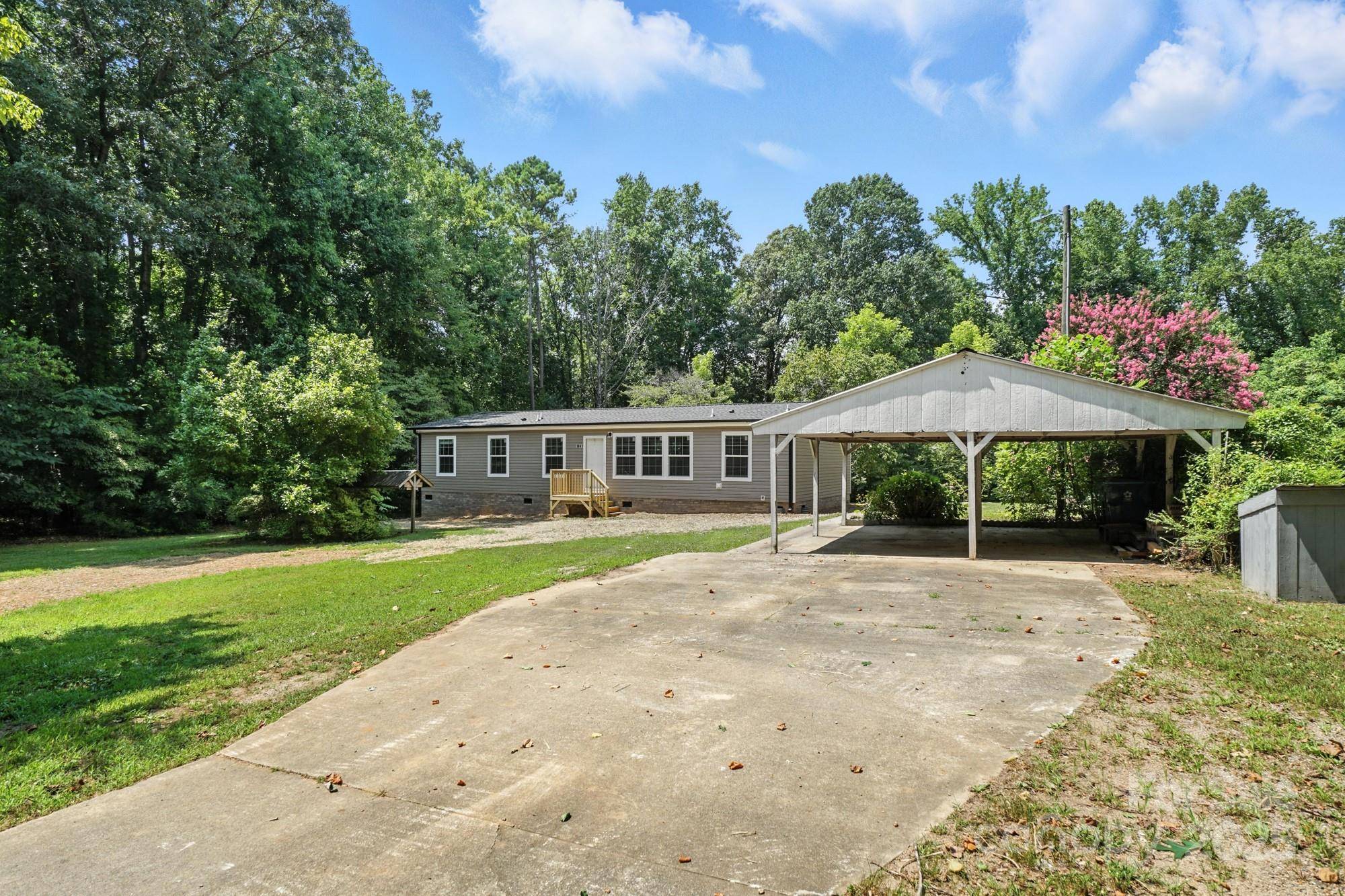 1841 Bascom LN, Midland, NC 28107