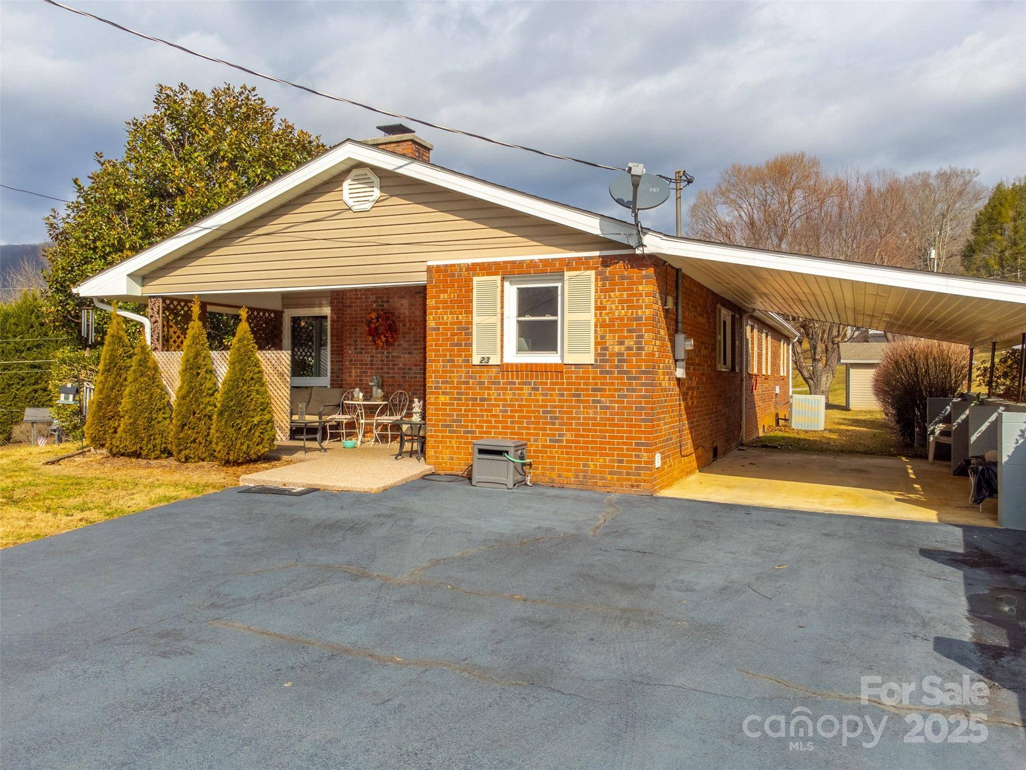 Sylva, NC 28779,23 Cinder RDG