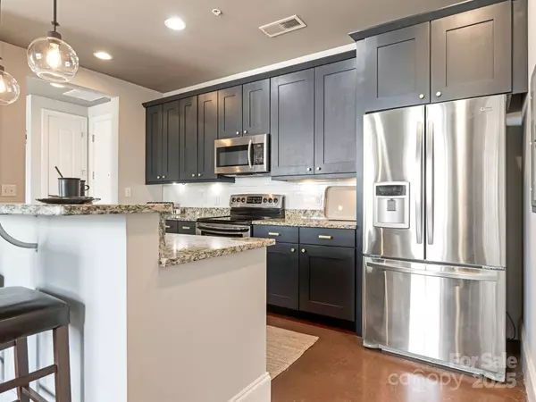 Charlotte, NC 28205,2338 Yadkin AVE #505