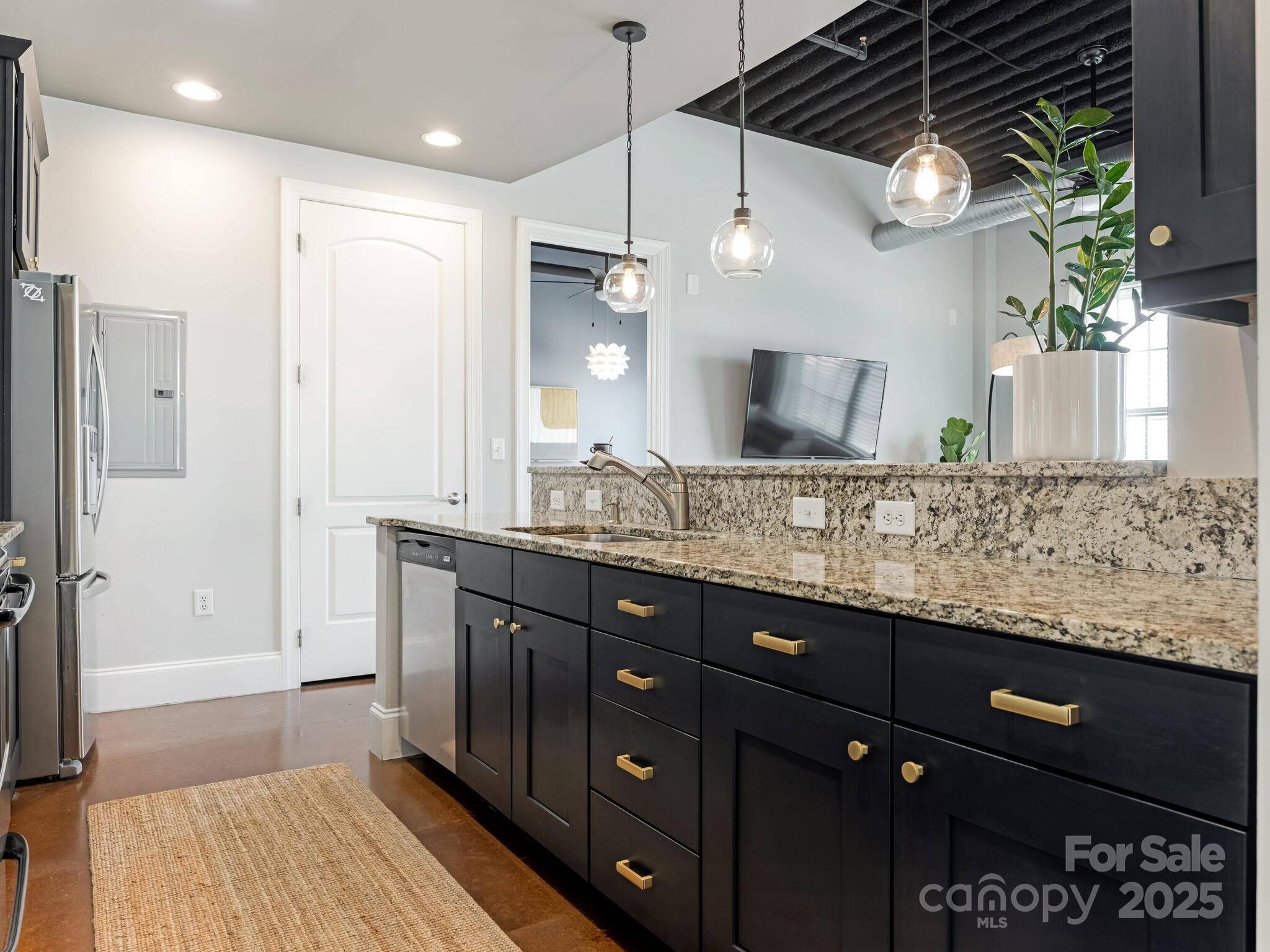 Charlotte, NC 28205,2338 Yadkin AVE #505