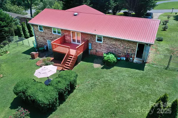 Morganton, NC 28655,209 Northwood DR