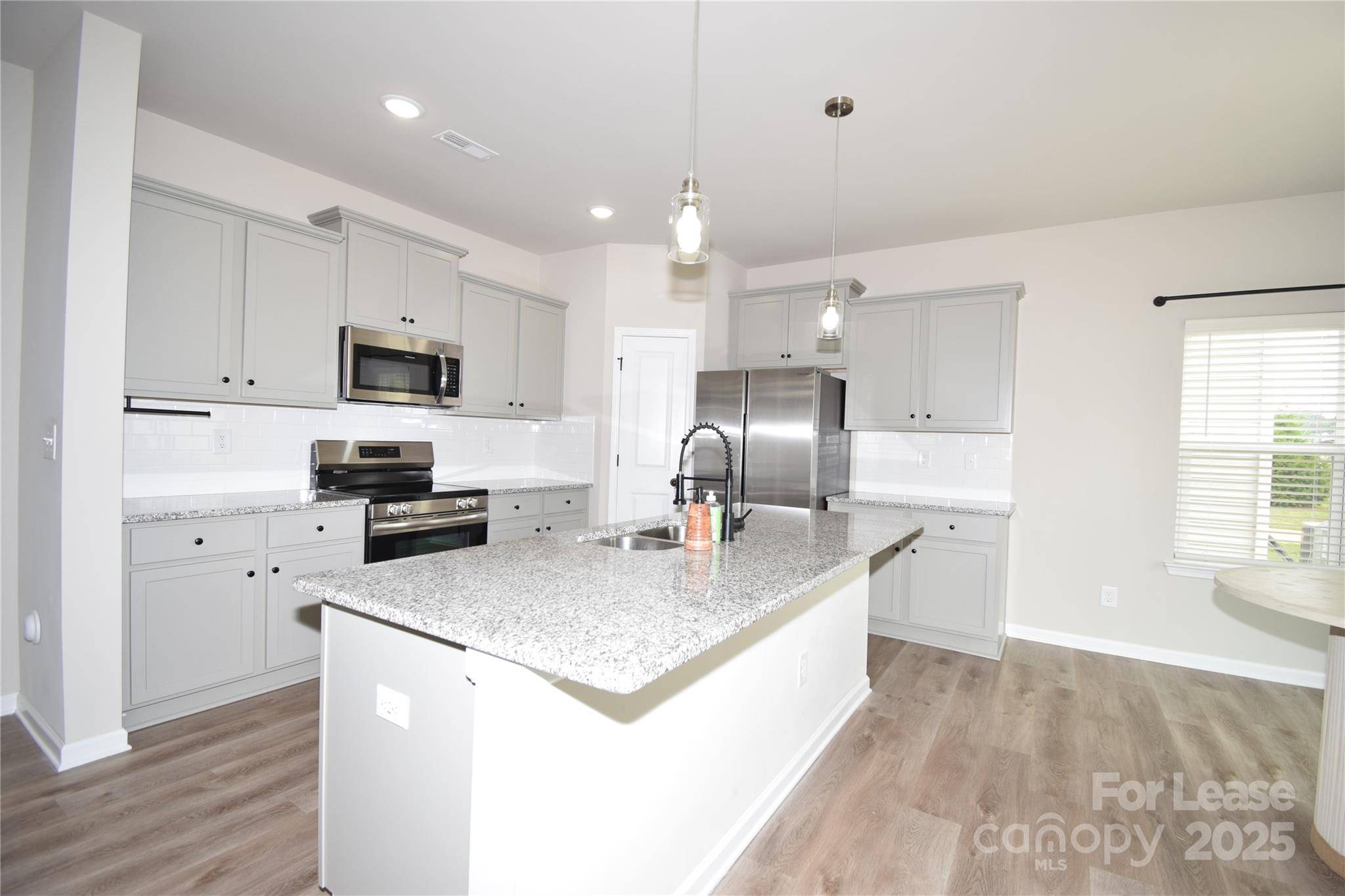 Charlotte, NC 28215,4009 Stoneygreen LN