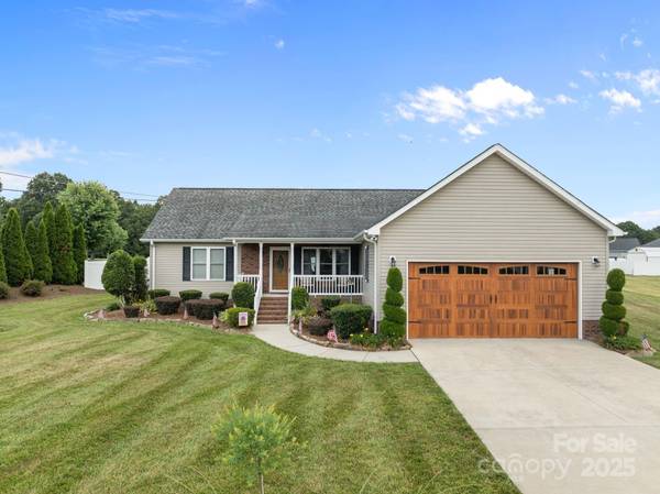 Oakboro, NC 28129,1974 Redwood DR