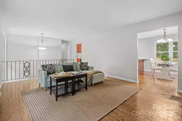 Asheville, NC 28804,15 Beaverdam CT
