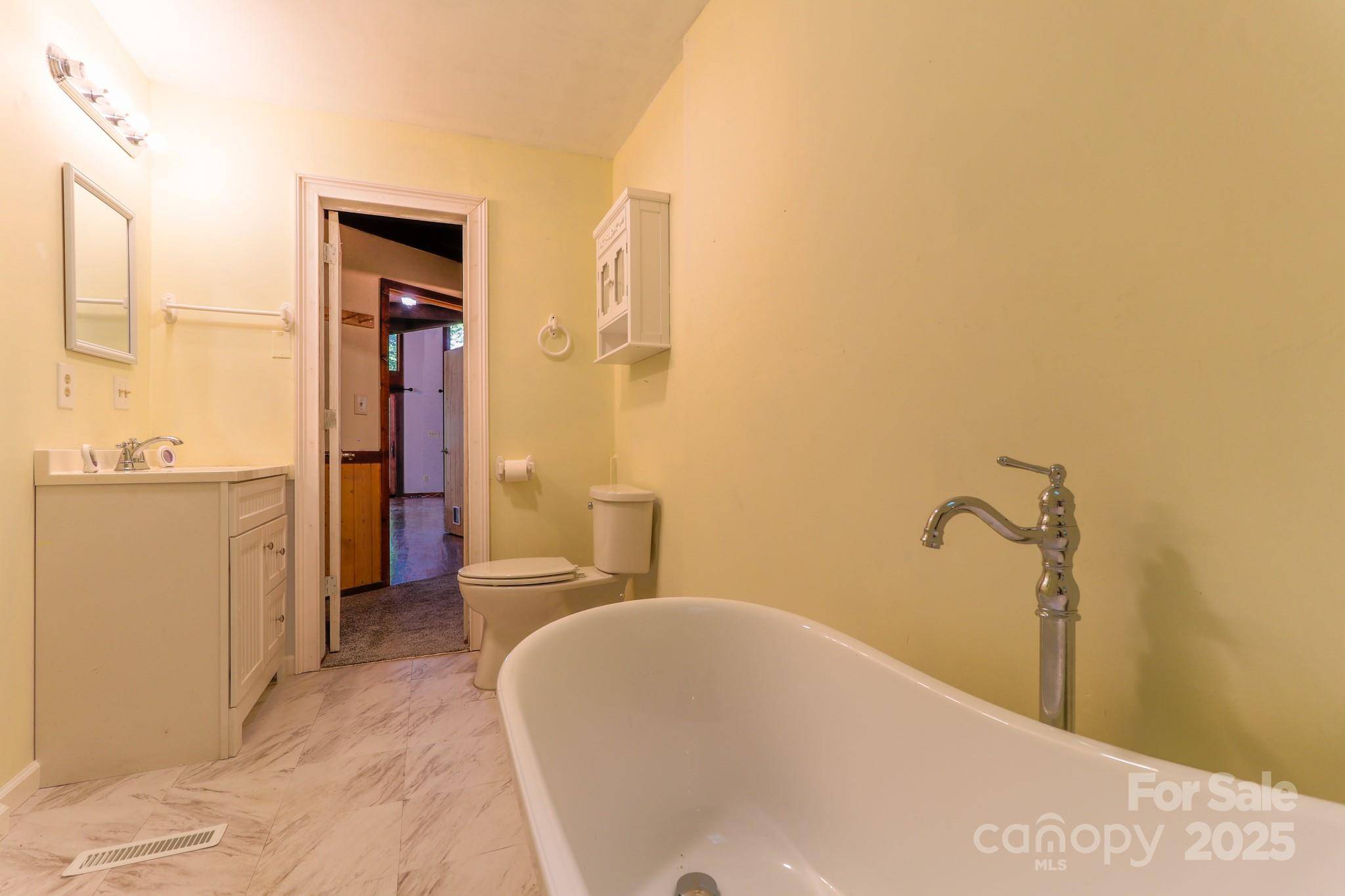Lake Toxaway, NC 28747,181 Hiwassee RD