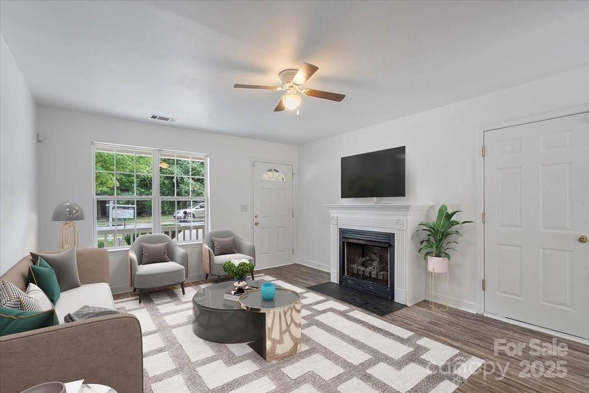 Charlotte, NC 28208,2331 Reid Oaks DR