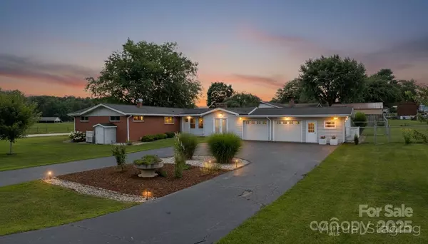 Etowah, NC 28729,10 Moland DR