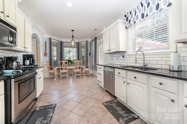 Huntersville, NC 28078,11640 Galashiels DR