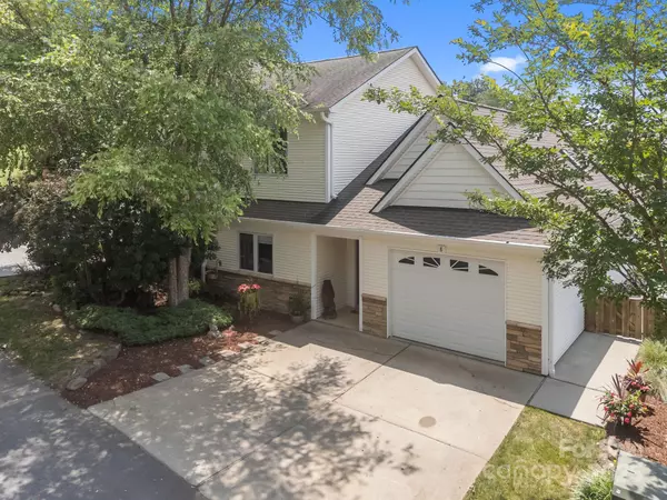 Swannanoa, NC 28778,8 Beekeeper TRL