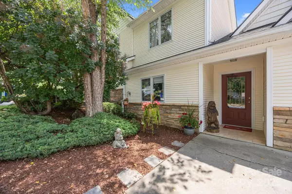 Swannanoa, NC 28778,8 Beekeeper TRL