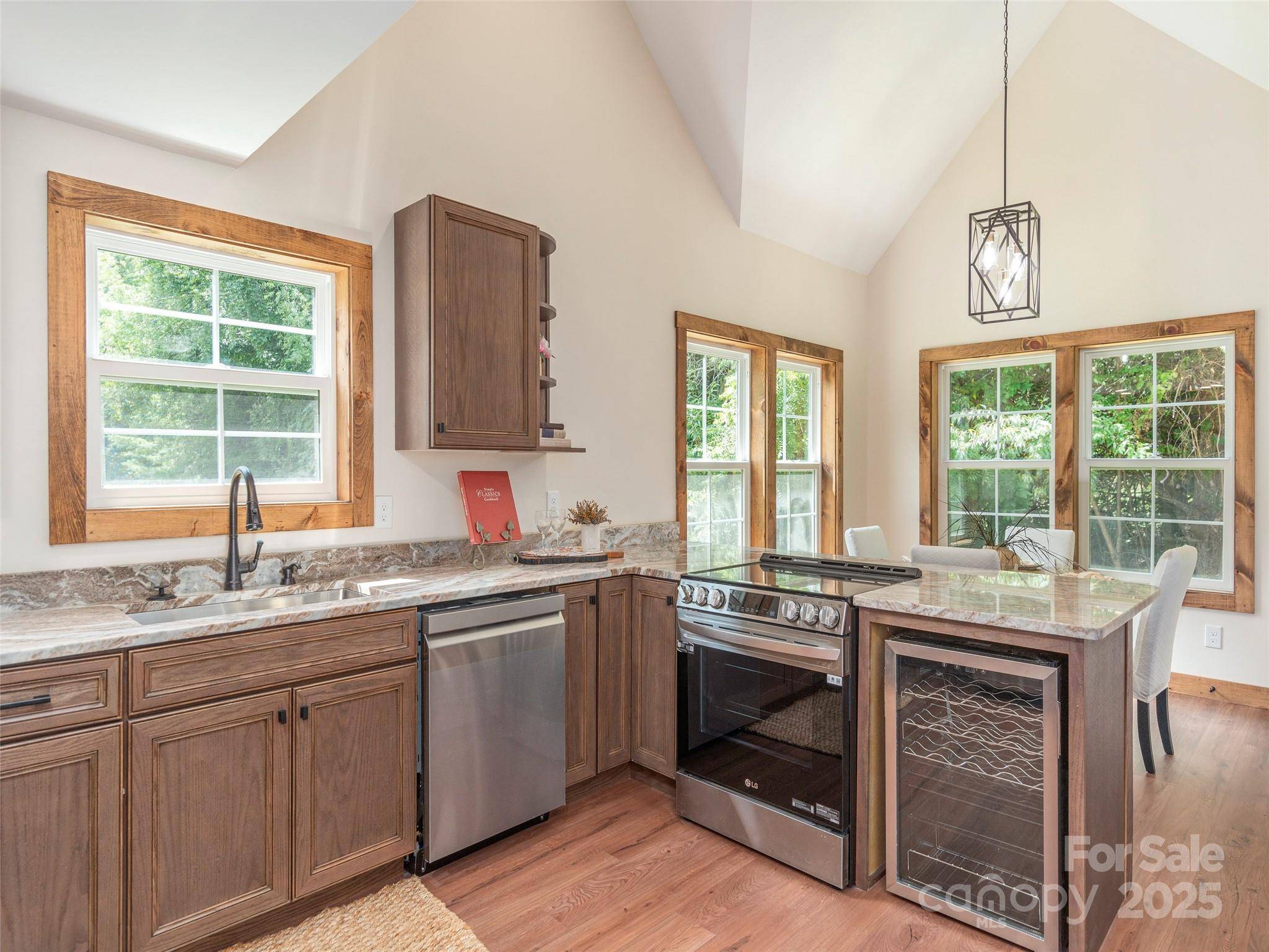 Maggie Valley, NC 28751,85 Sophie RD