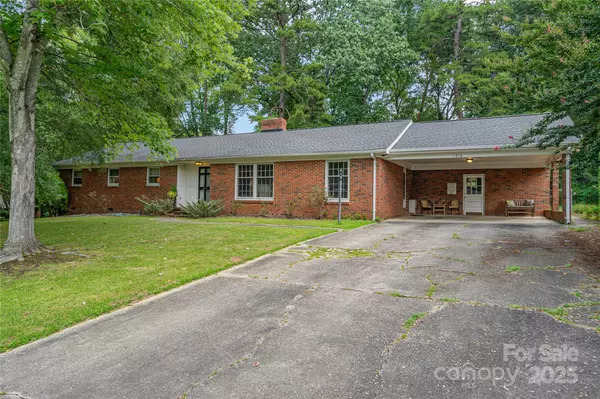 Charlotte, NC 28211,1210 Shady Bluff DR
