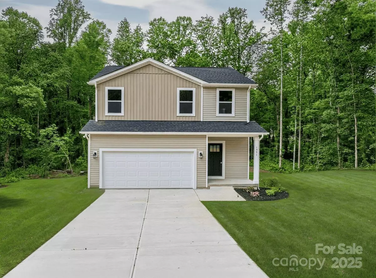 Hickory, NC 28601,1951 32nd ST NE #1
