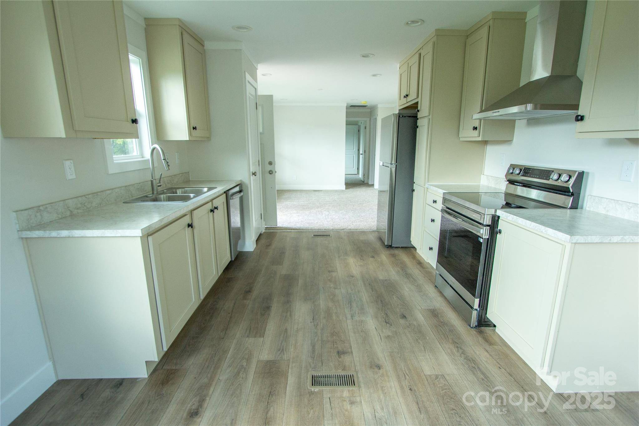 Waynesville, NC 287,32 Bright ST