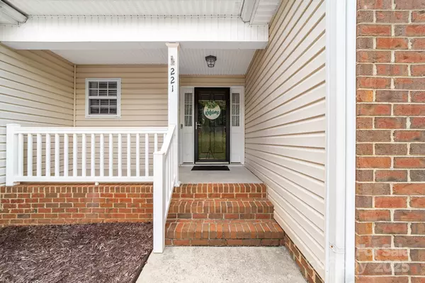 Mount Holly, NC 28120,221 Deerfield DR