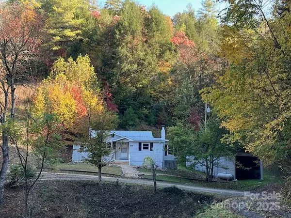 Marshall, NC 28753,530 Rebel Ridge RD