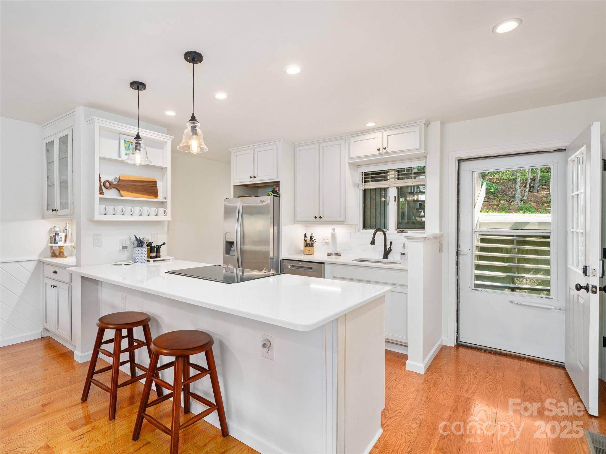 Spruce Pine, NC 28777,439 Fairway LN