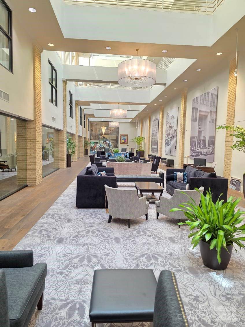 Charlotte, NC 28202,127 N Tryon ST #311
