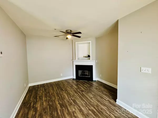 Davidson, NC 28036,917 Shearer ST #15