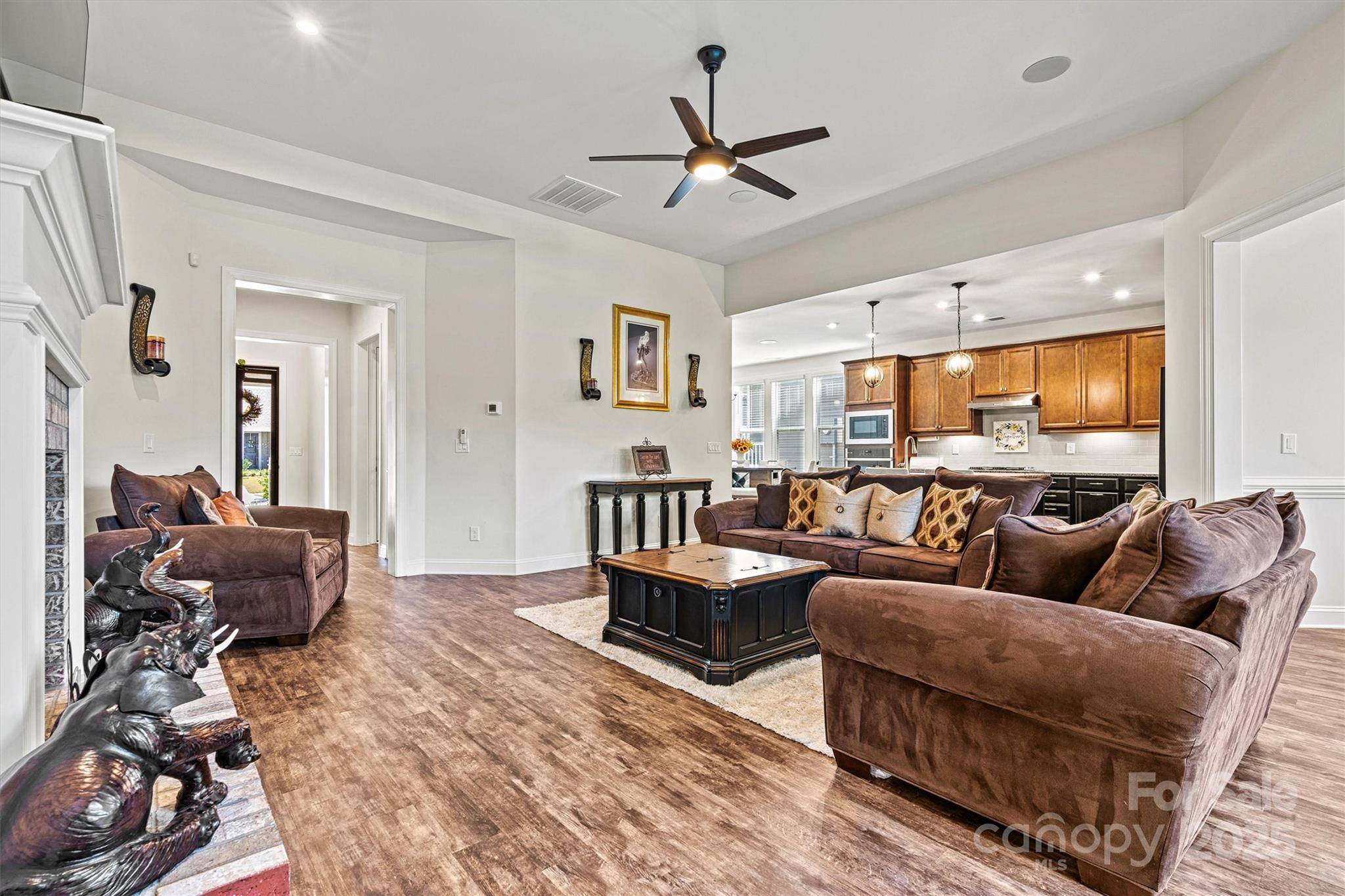 Charlotte, NC 28215,4128 Honey Locust DR