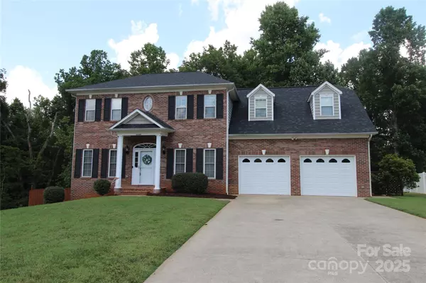 2640 Ironwood DR, Hickory, NC 28602