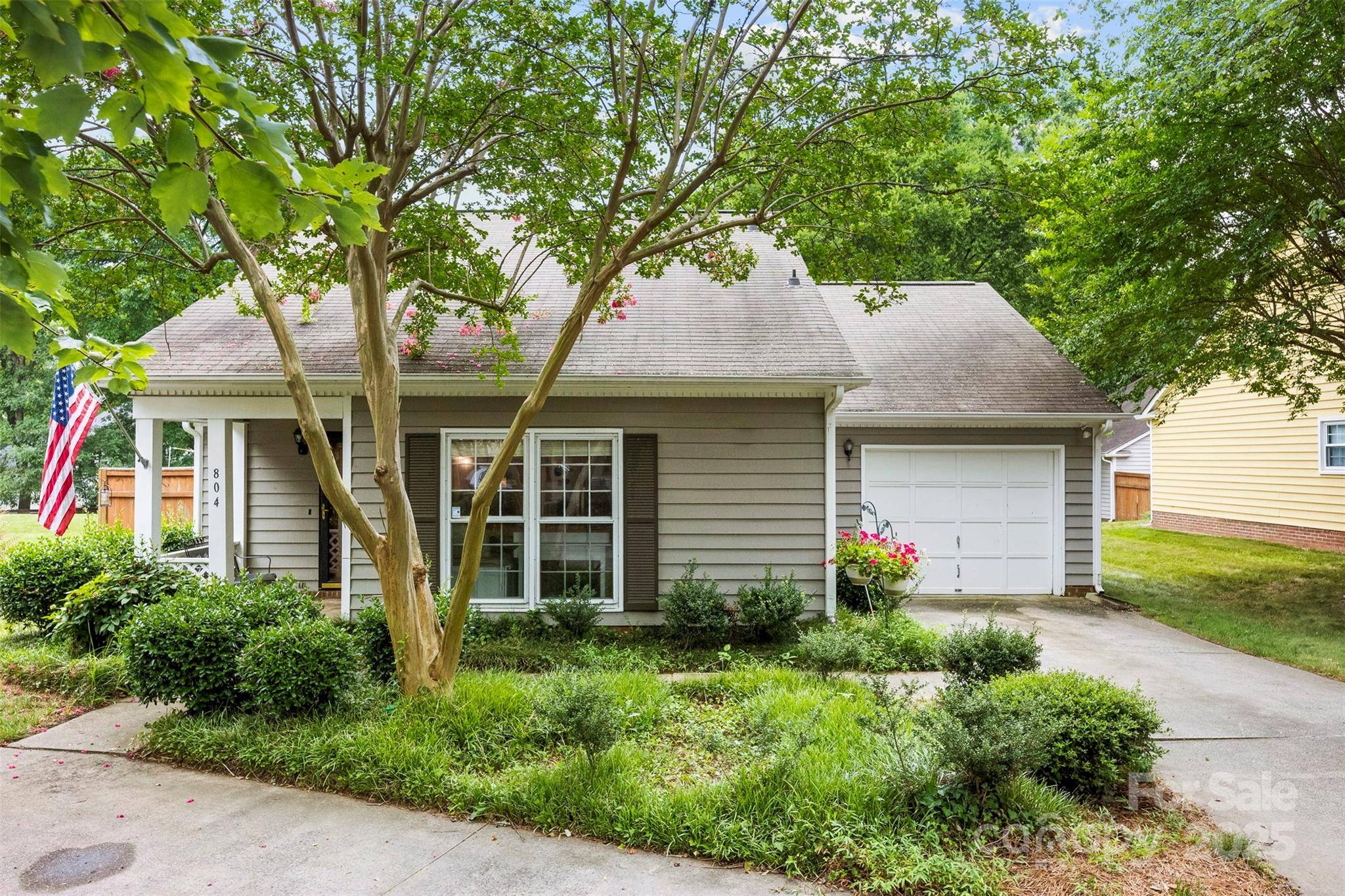 804 Bradford Woods DR, Charlotte, NC 28209