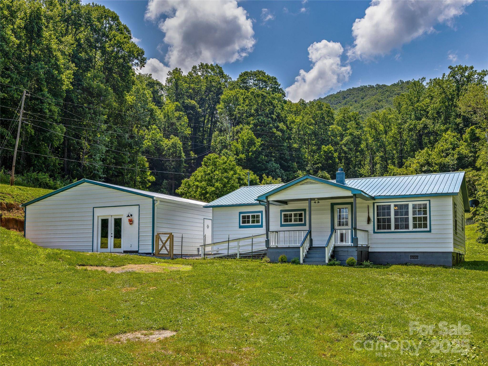 471 Claude Cook RD, Sylva, NC 28779