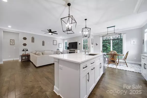 Mooresville, NC 28115,107 Collins Grove CT