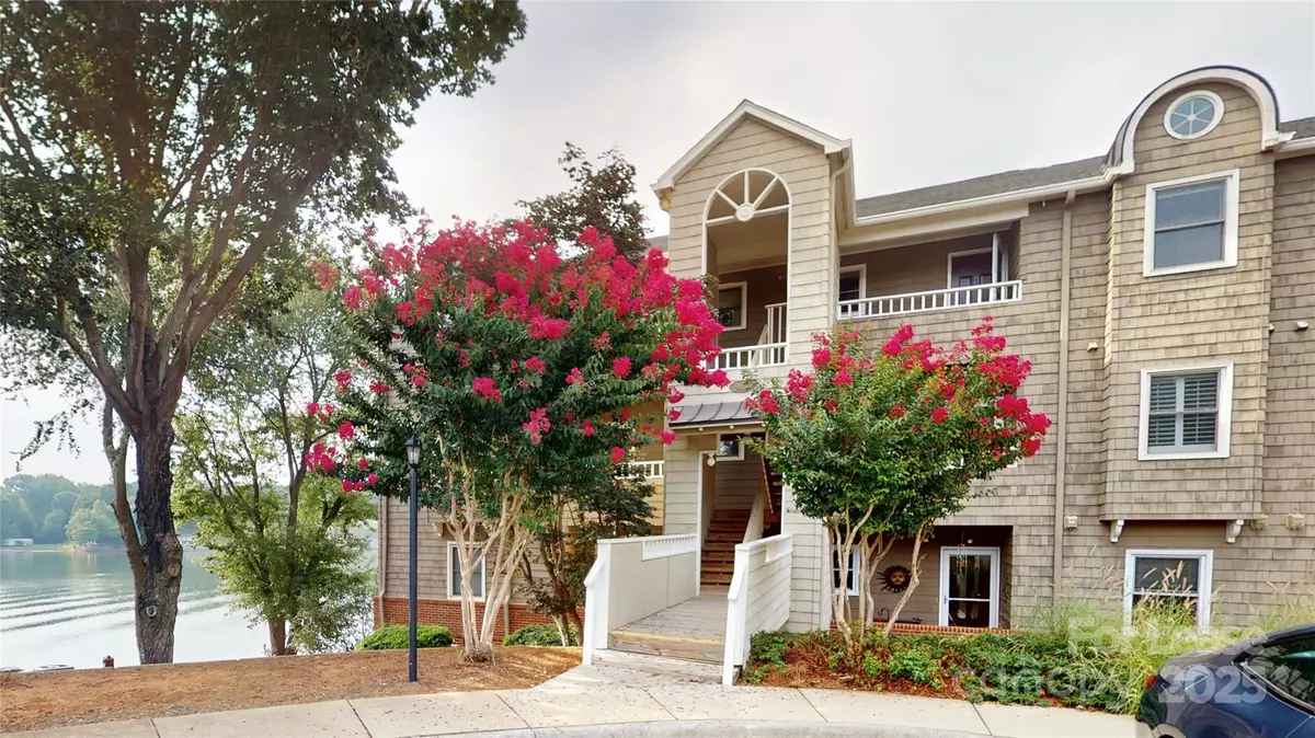 Charlotte, NC 28278,9816 Emerald Point DR #5