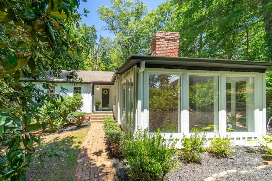 197 Briar Patch RD, Cullowhee, NC 28723