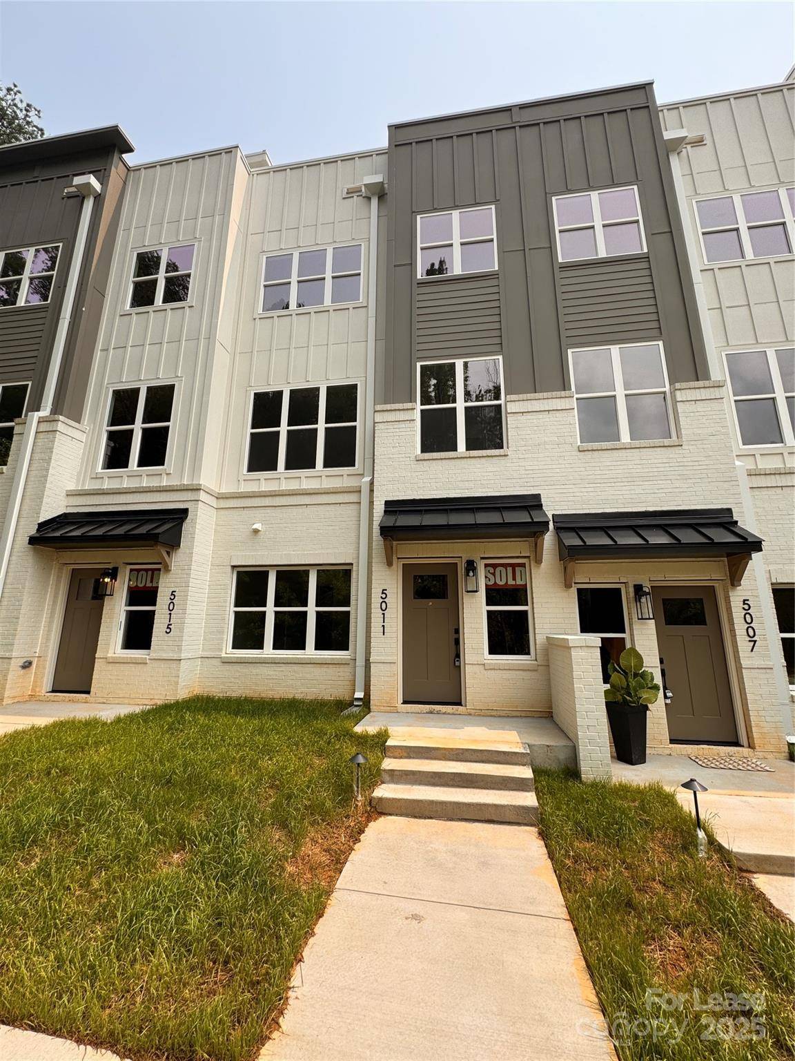 5011 Nimes RD, Charlotte, NC 28208